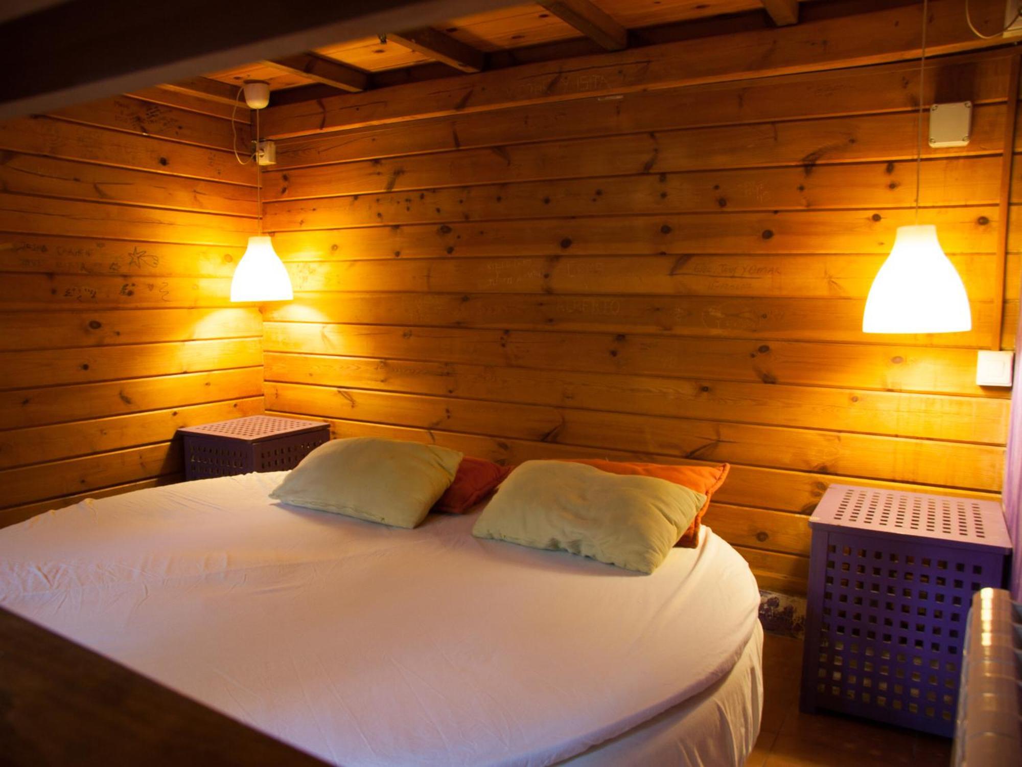 Fuente Del Lobo Glamping & Bungalows - Adults Only Pinos Genil Room photo