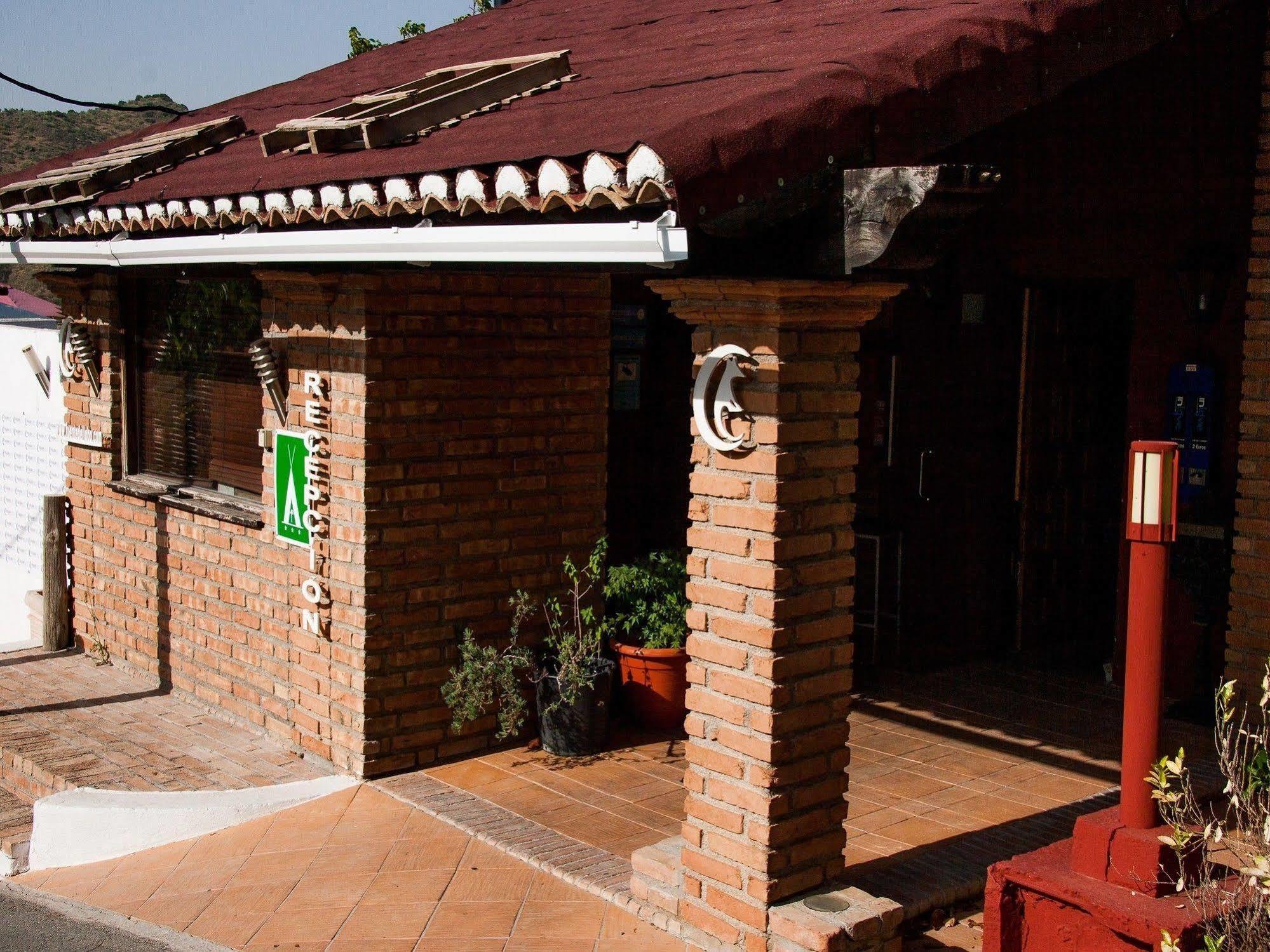 Fuente Del Lobo Glamping & Bungalows - Adults Only Pinos Genil Exterior photo